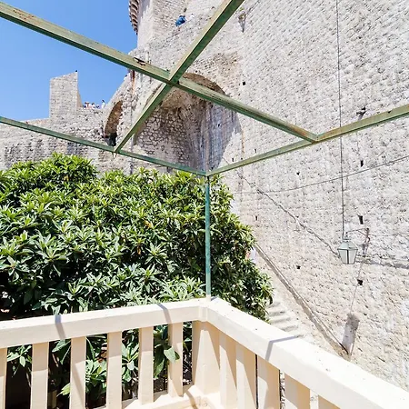 Apartment Dominium Old *